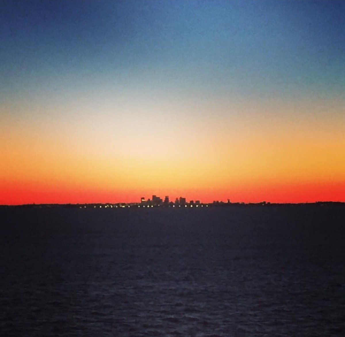 Ayy_lexxay's tweet photo. Missing my city, can't believe it'll be 10 months by the time I come back 📷: EJ The Sailor Man #broadsound https://t.co/cepNUZTI4F