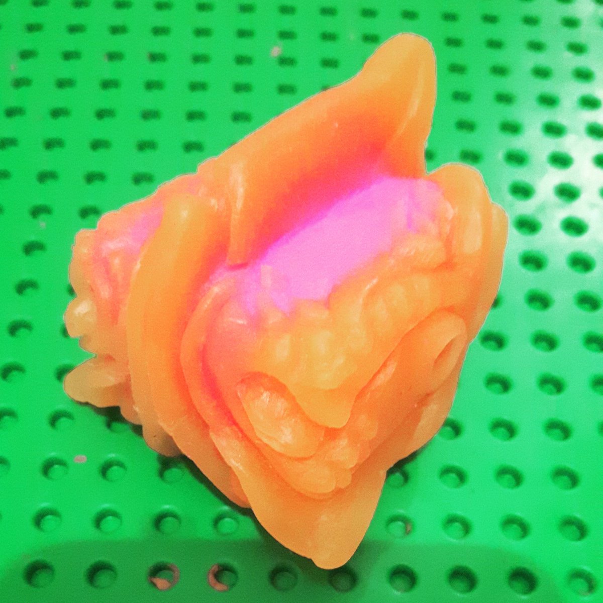 HollowPlanetD's tweet photo. A few more experiments #resinart #resintoys #silicone #rotocasting #keshi #keshigomu #modulartoys #polydog #toyart https://t.co/7DxVm7xkQj