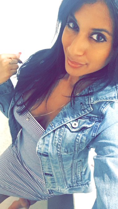 Happy almost weekend!! 💕😘 https://t.co/tNMB1lgUZt<a href="/tag/love"class="tags"><span>#love</span></a><a href="/tag/miami"class="tags"><span>#miami</span></a><a href="/tag/nomakeup"class="tags"><span>#nomakeup</span></a><a href="/tag/sobe"class="tags"><span>#sobe</span></a><a href="/tag/pom"class="tags"><span>#pom</span></a>