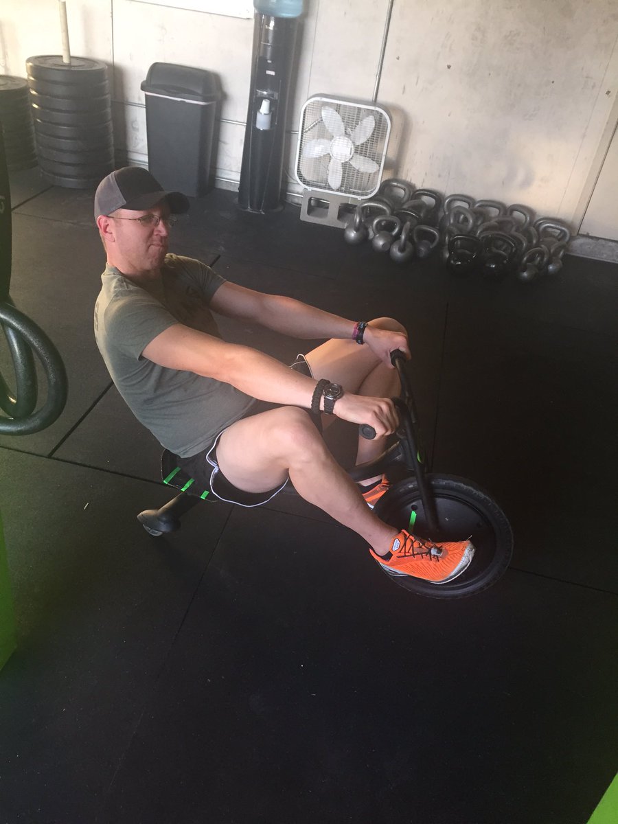 josduce's tweet photo. Coolest coach ridin his trike @Alamo180 ... Now that's a warmup! https://t.co/rRVTFyiogn