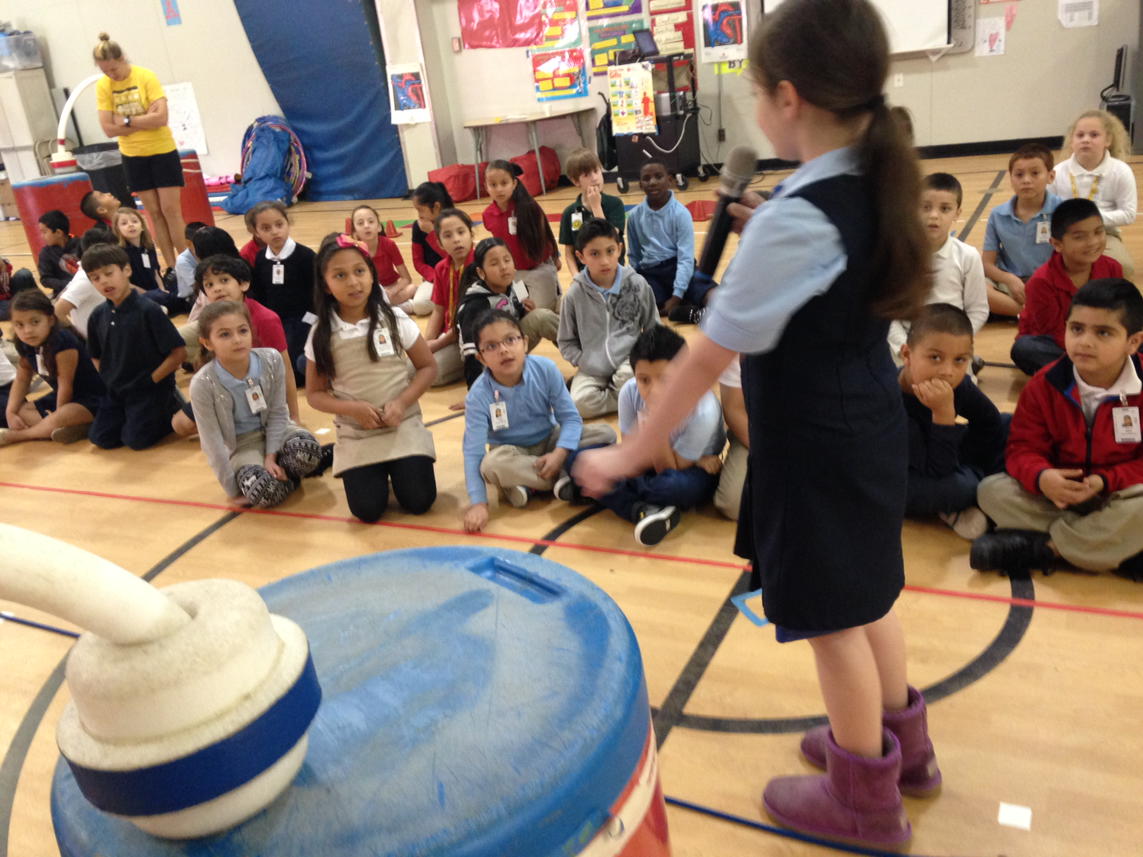livelype's tweet photo. Our resident #Heart expert explains the #heartcourse #iisdpe #wearelively @MarquezCara @AnnieRincon2 @KCrossLively https://t.co/4AE4FiDbZF