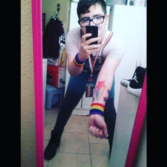 CaramelVapor's tweet photo. Once again, I did my Colors ✨💕🌈

- Red 
- Black 
- Green 
- Blue 
- Purple 
#TheStarProject https://t.co/mnASlq8D4g