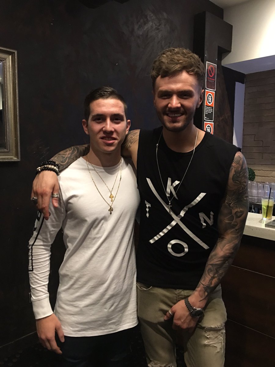 PerinDean's tweet image. Last night at the Australian Brewery with my new best mate @KyleCGShore absolute legend!