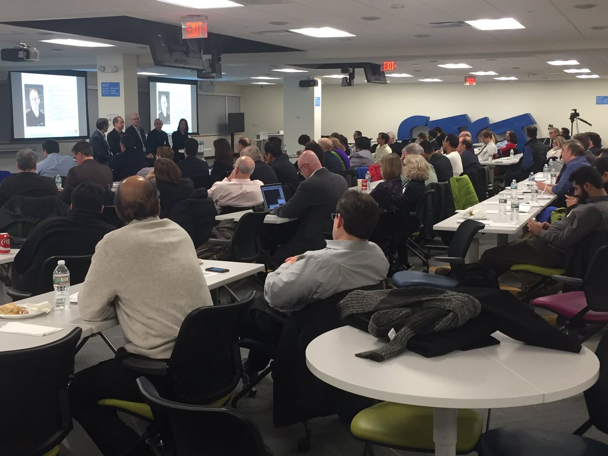 d8a_driven's tweet image. 100+ crowd @bostonproduct #prodmgmt metrics panel
