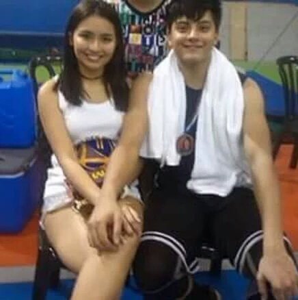 TheOneTGAwayyy's tweet photo. This is what "Happy" looks like. 💙

#VoteKathrynFPP #KCA https://t.co/2MglvTeHaV