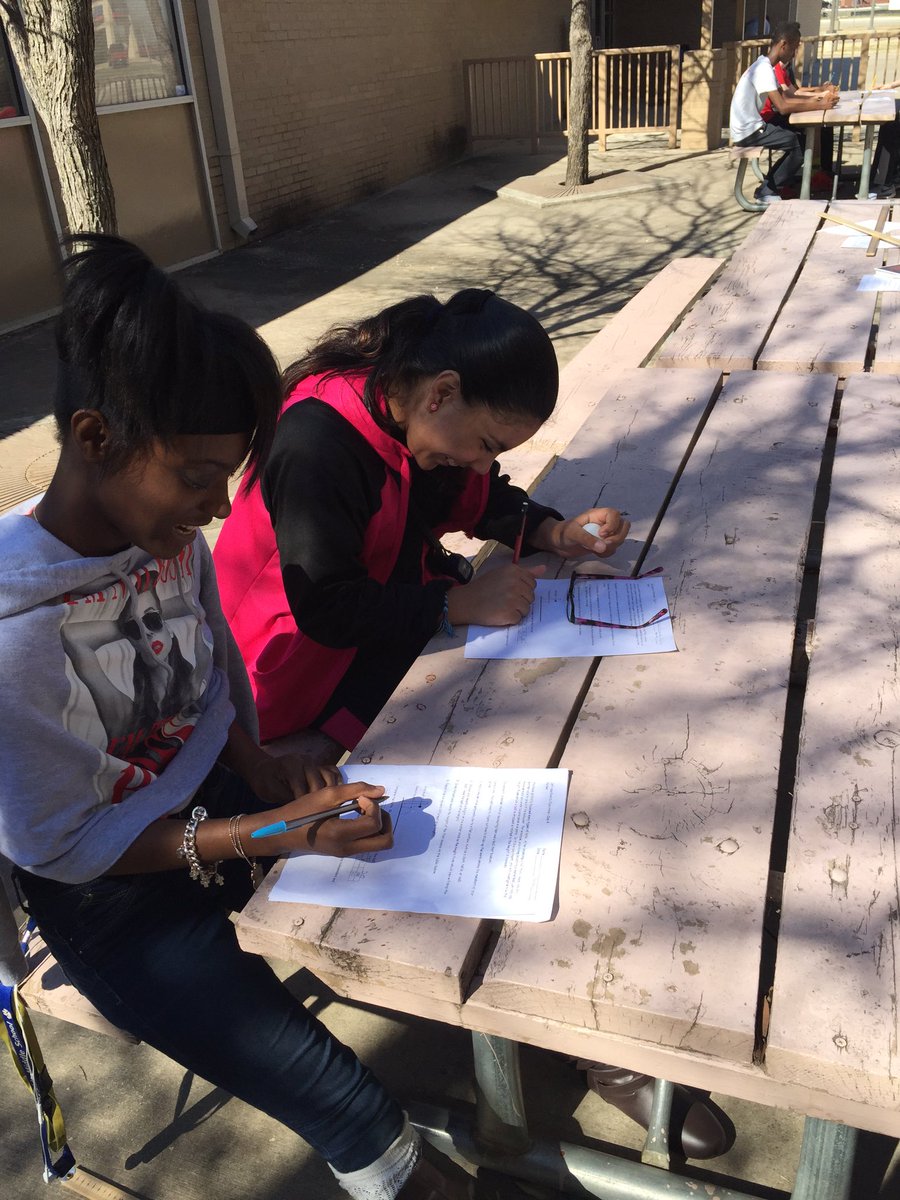 leahrobertsBHS's tweet photo. 8th grade math learning about functions today!!!💙💙💙💙#wayside2015 https://t.co/ROsfzdscjy