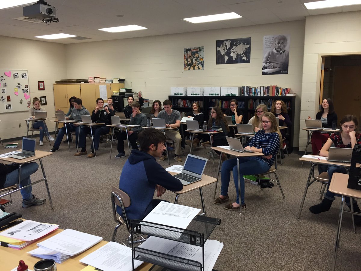 jemcotter's tweet photo. Trying to "get the wifi". #findthesignal #teacherproblems @MsKauffold @Holt_HS https://t.co/t1rC2lGB4n