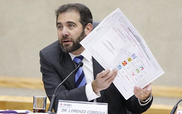 lasillarota's tweet image. #CDMX ¿De cuánto será el financiamiento público para gastos de campaña? Lee a @C_Humphrey_J goo.gl/ejTwAA