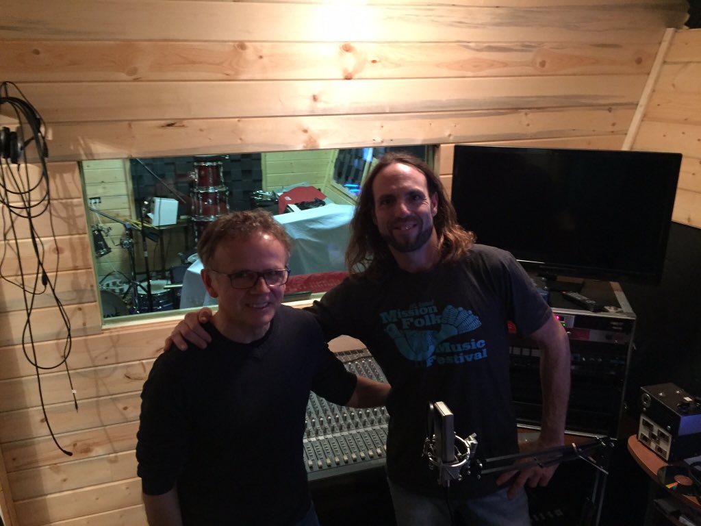 newton_enoch's tweet photo. It was great to have @corey_primus in at #MNETRadio He is releasing his #newalbum "Something's on Fire" very soon. https://t.co/XS6JUkwHMK