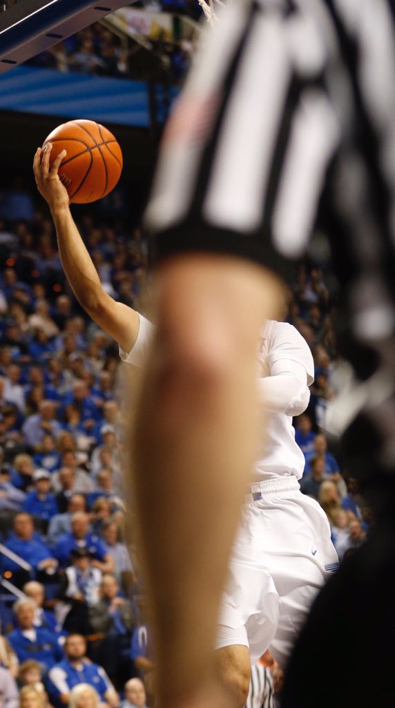 Utterback13's tweet photo. The always popular pass, dunk and elbow contest. #DangItRef #BBN https://t.co/RW2uHxlmZF
