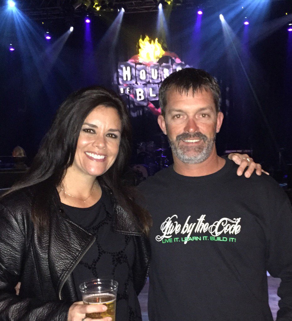 LiveByTheCode2's tweet photo. Roofers #livebythecode at #HouseofBlues during @RoofingExpo. Special thanks to @SRSICORP #RTRF https://t.co/rgv6yZJuEK