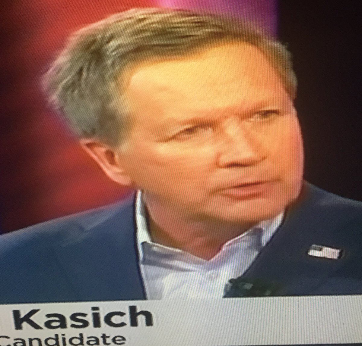John Kasich shows up late to #goptownhall 