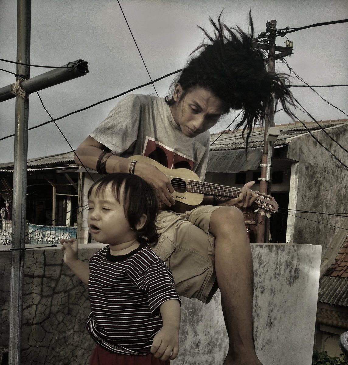 Apapun yang kau cari adalah bisikanku