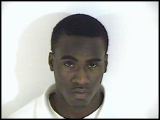 WTOC11's tweet photo. #SCMPD are searching for this man accused of the fatal shooting on Church St. ---> https://t.co/aDdtlEDNcc https://t.co/ehW8gRCkU9