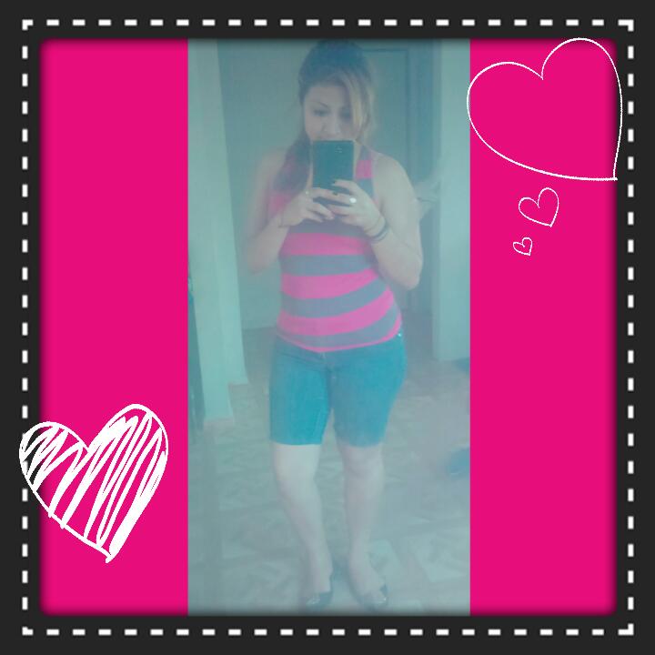 Nora82N's tweet photo. Es fanática de lo sensual, ella tiene una foto mía, ella me la puedo imaginar lo que haces solita 🎶🎶🎤😎 https://t.co/ReqzxgoiHZ