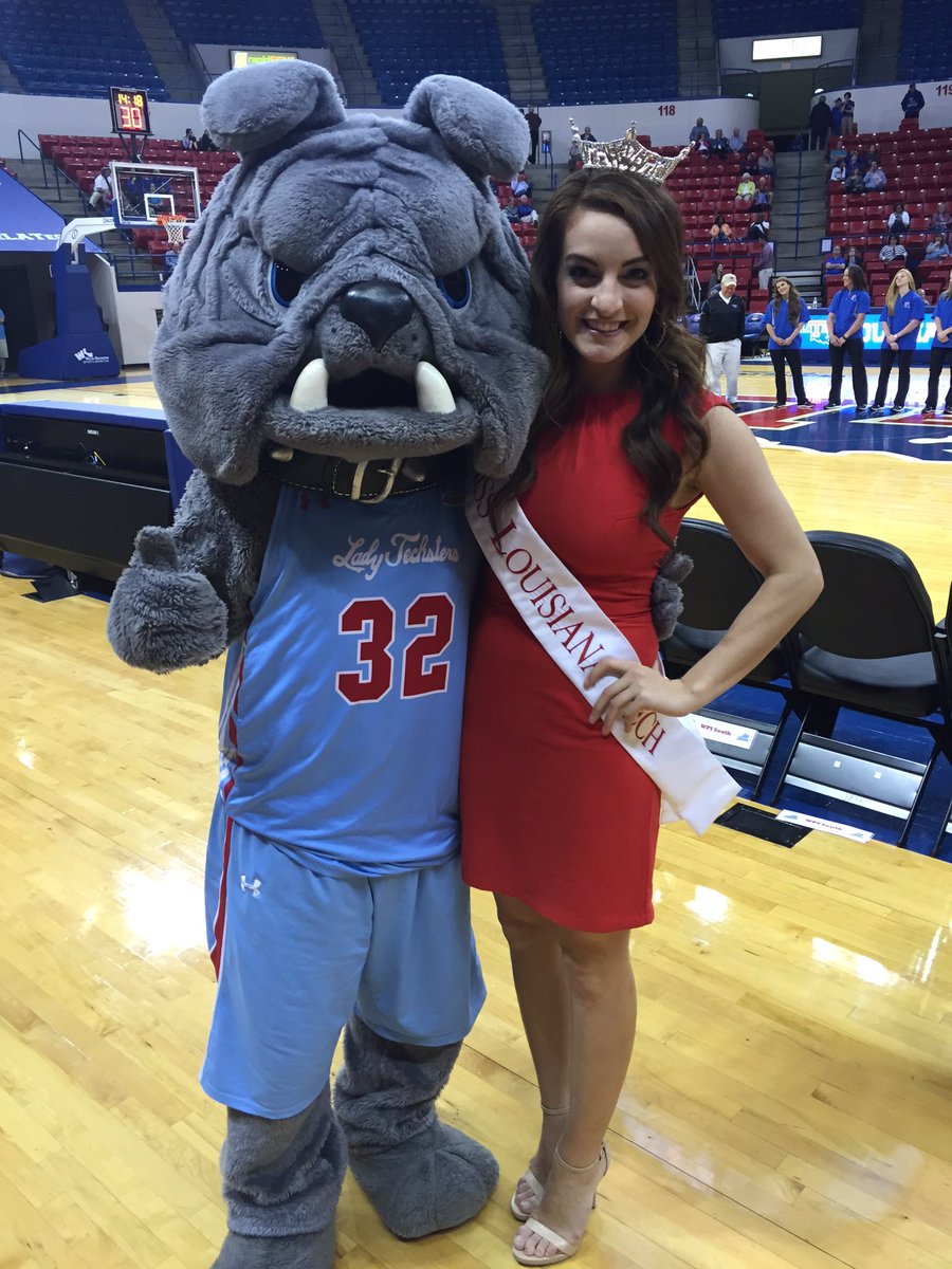 champ_latech's tweet image. Me and my best lady!! #wearelatech #misstech2016 #bulldogcountry