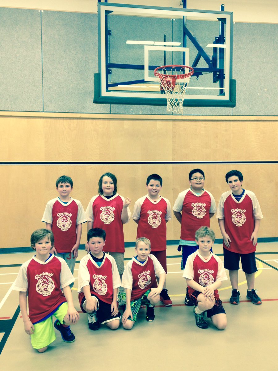 mikemcd79's tweet photo. Another great basketball season for the École Roosevelt Eagles! #PrinceRupert #SD52 #futureRainMakers @SandraSjones https://t.co/sYKRrpniHs