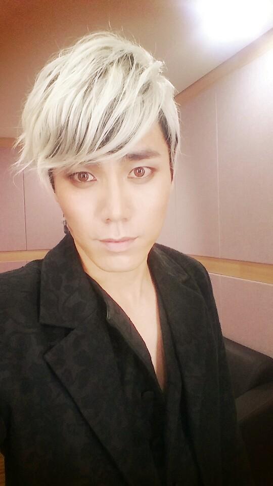 genchano83's tweet photo. 찬젤라스!!!변신!!오늘 시작됩니다!! 
백조의 노래가~~~
뮤지컬 '살리에르' 많이 보러와주세요~~ https://t.co/SBgnSMx0S2