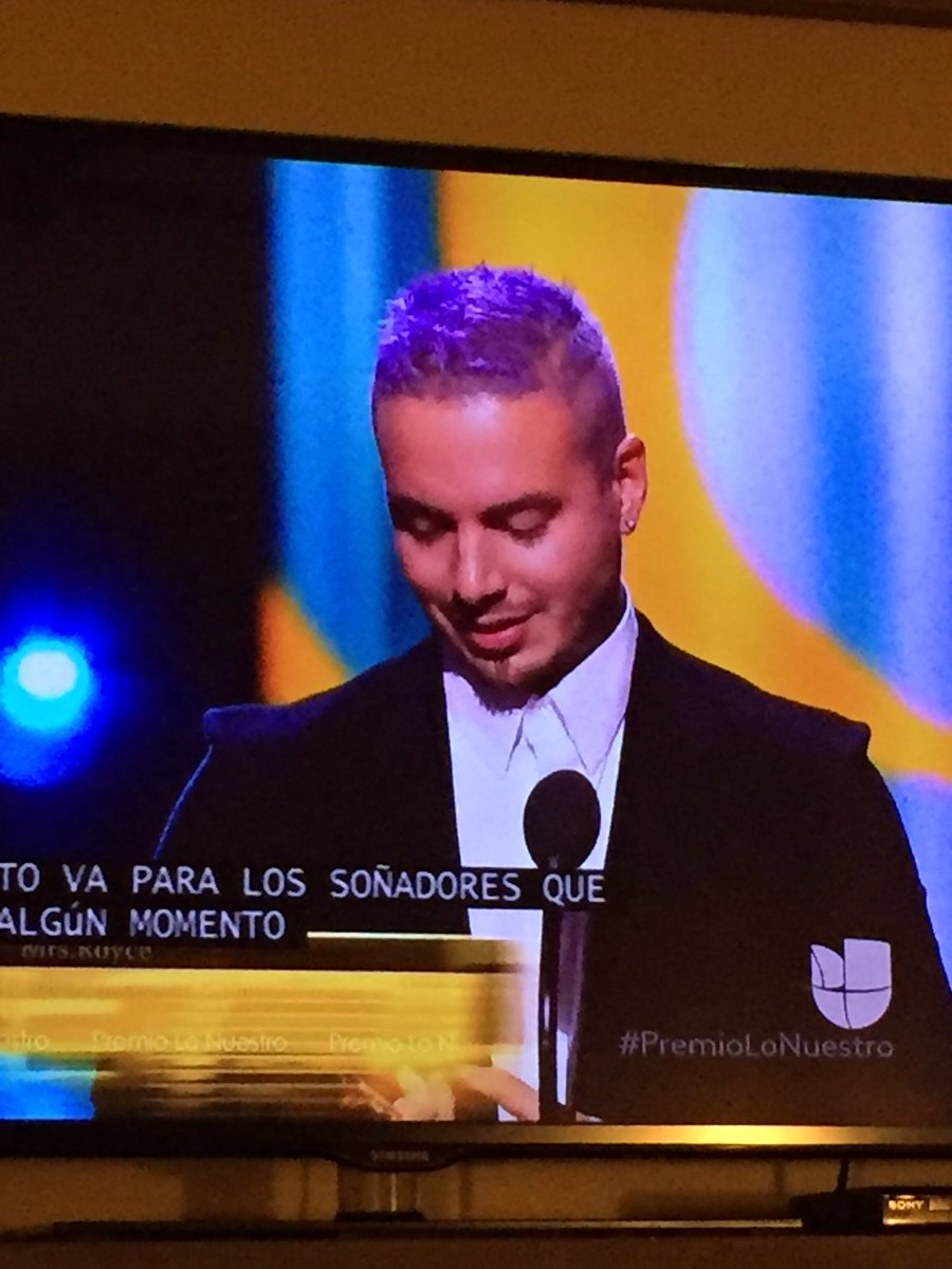 VeroLovesSarah's tweet photo. Super Merecido @JBALVIN ! Eres una persona que inspira! @premiolonuestro #JBalvinEnPremioLoNuestro https://t.co/Nb8Orqw0Jq