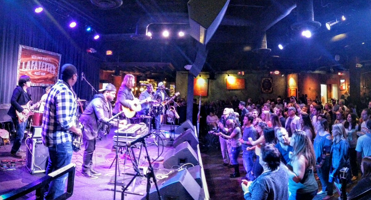 aGuyonClematis's tweet photo. Ethan Parker Band killing it at @SunFestFL's #BattleOfTheBands - https://t.co/4XRHj2QxBz https://t.co/Ym32VYhk4p