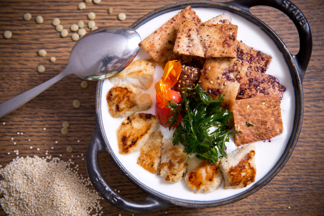 AhwakCafe's tweet photo. Here's our #healthiest version of #Fatteh: #Quinoa Chicken Fatteh! #Supergrain #Ahwak https://t.co/gRP4cqN2nQ