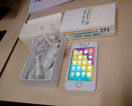 emrachuskovski's tweet photo. Hindistana piyasaya sürülen ve sadece 4 dolara satılan bir akıllı telefon . Marka bağımlılara gelsin . https://t.co/34BGNWR6cu