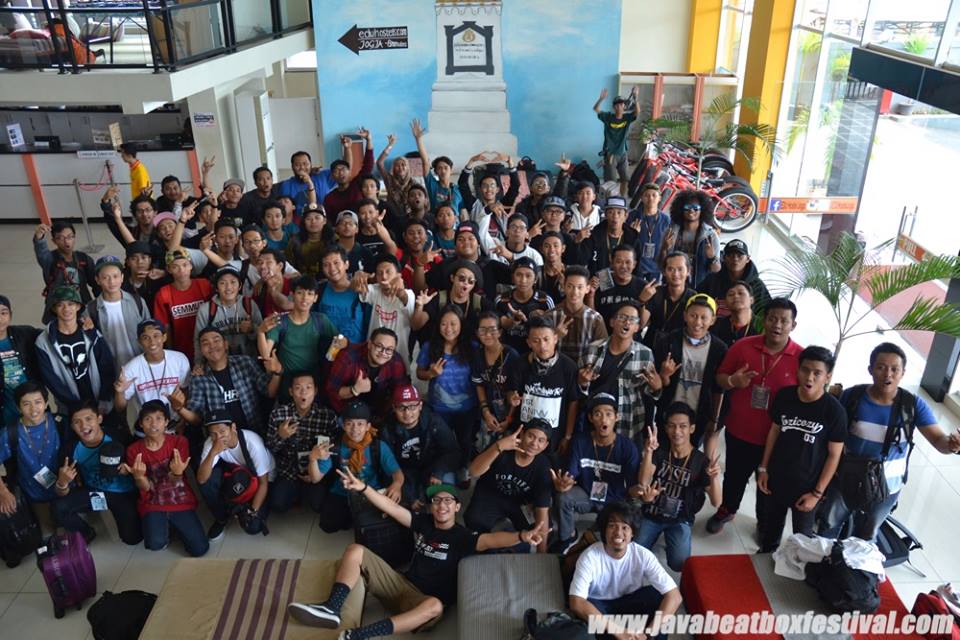 JavaBeatboxFest's tweet image. I don't care who, how old, from where are you. I just realized that WE ARE FAMILY!
Proud to be INDONESIAN BEATBOXER!