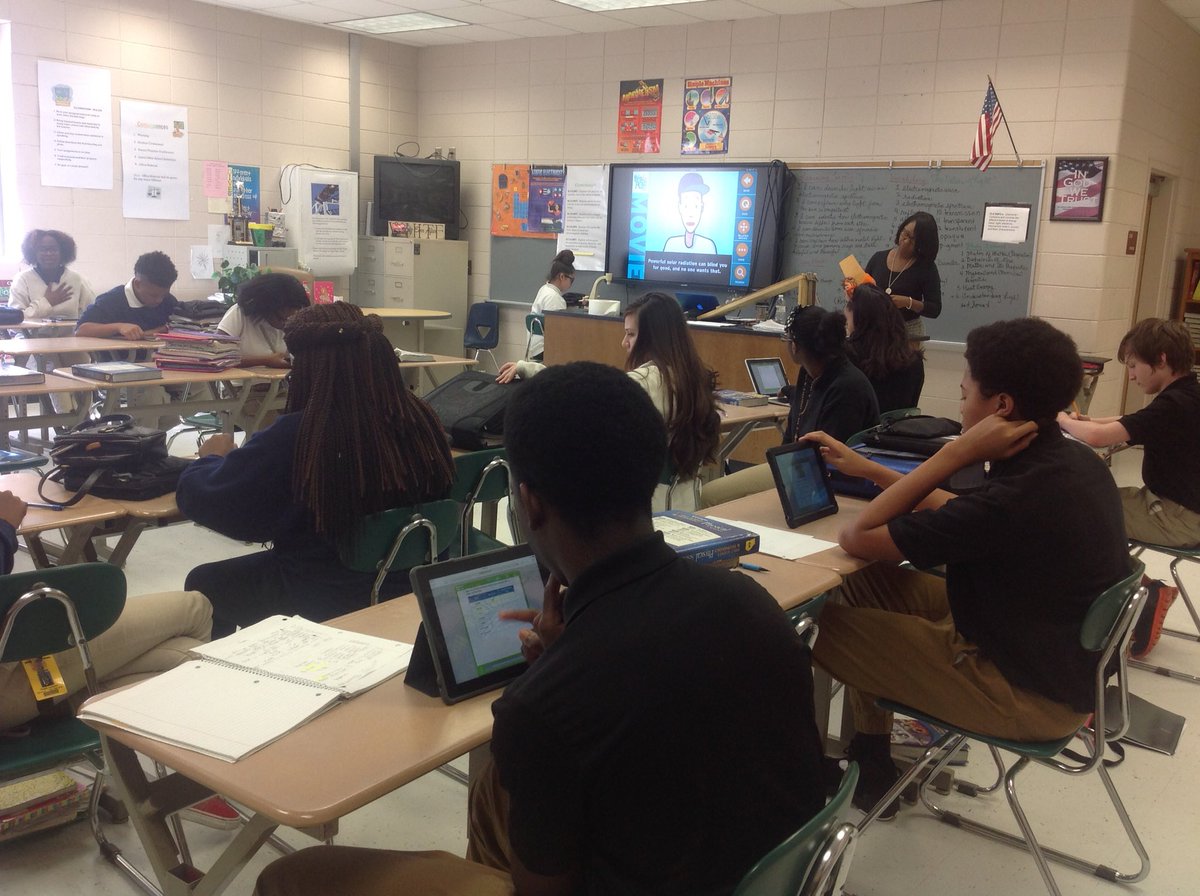 MMSCounselors's tweet photo. MMS students in Mrs. White's Science class participating in a lesson on natural light. #LCSSDLD16 @PrincipalFraz https://t.co/I5swHEDWRp