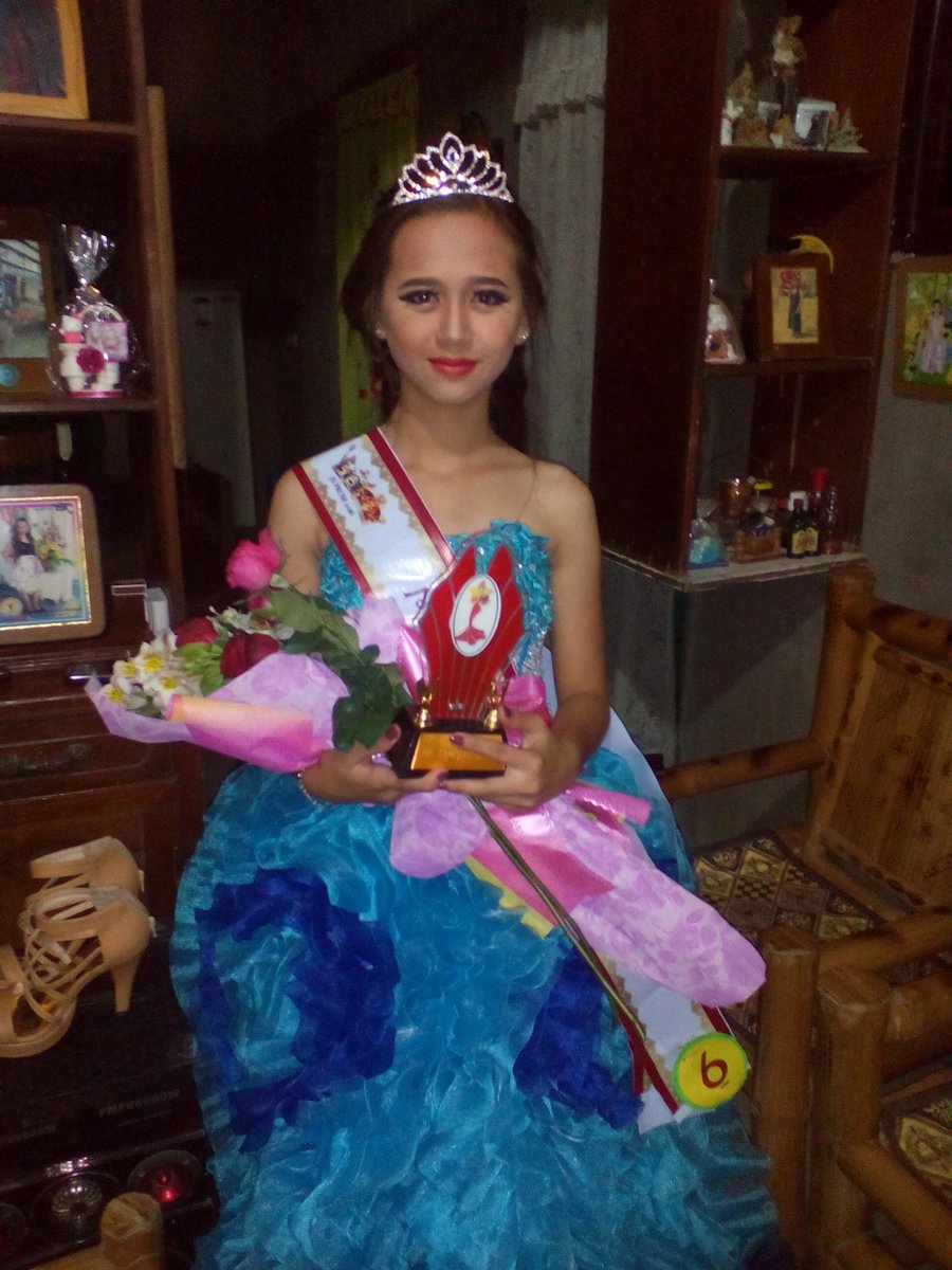 JomailaV's tweet photo. My beautiful sista Ms. Junior #JSprom2016 @joms_o3 https://t.co/OpCPOBR3PU