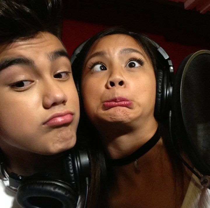 BailonaShipper_'s tweet photo. Oh my gosh! So closeπ³ππ
Ene ne be telege?ππ
I like Tita Ming's hashtags tho..
#BaiLona #PaCoke #PaWater
ThankU Poβ€ https://t.co/3sFcG3tcvC