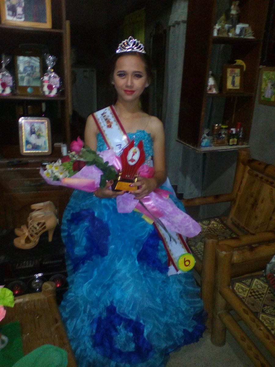 JomailaV's tweet photo. My beautiful sista Ms. Junior #JSprom2016 @joms_o3 https://t.co/OpCPOBR3PU