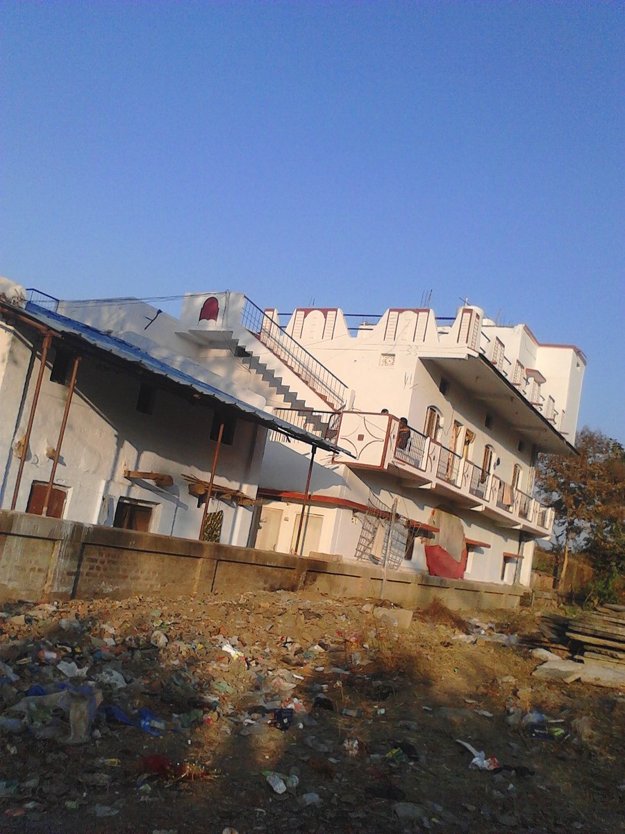rajkmishra7's tweet image. Add pic Dongargarh in nagpur division subhash chand dey house rly employers encrusted