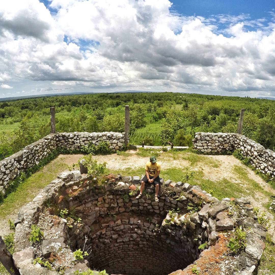 Golek wangsit...

Tobong (Cerobong) Batu Kapur Semanu, Gunung Kidul via wahyu_sbp