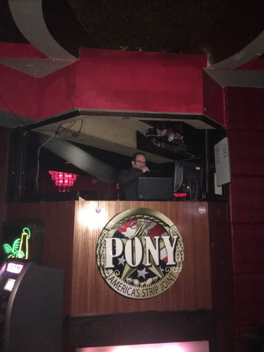 thepony9's tweet photo. Come check out a dj https://t.co/Lg3kdJkeWN