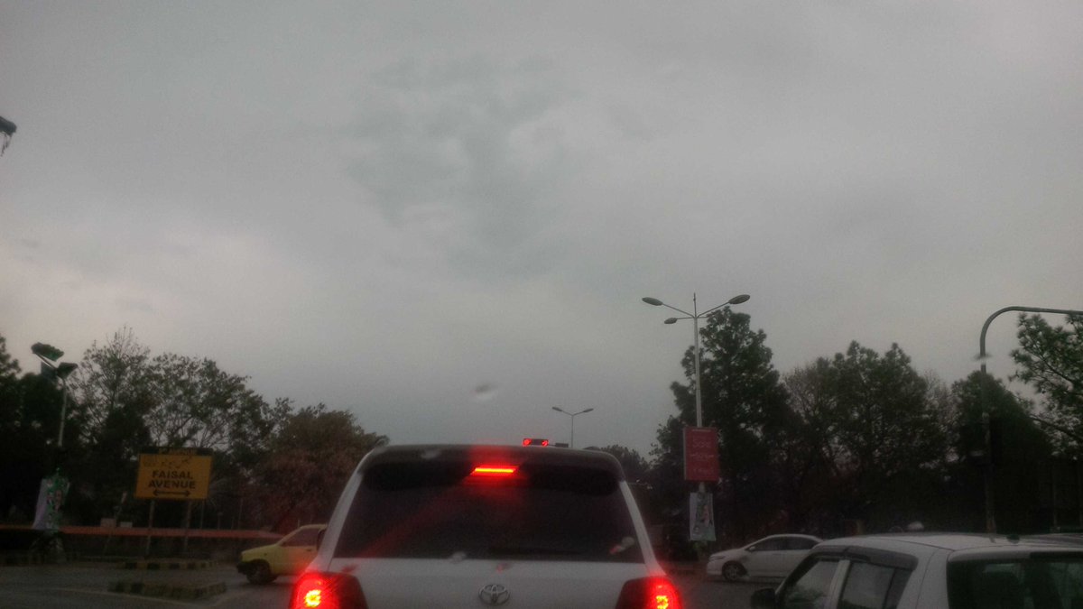 Banisai's tweet photo. #Islmbd right now awesome weather right now https://t.co/rb9yygMBqy