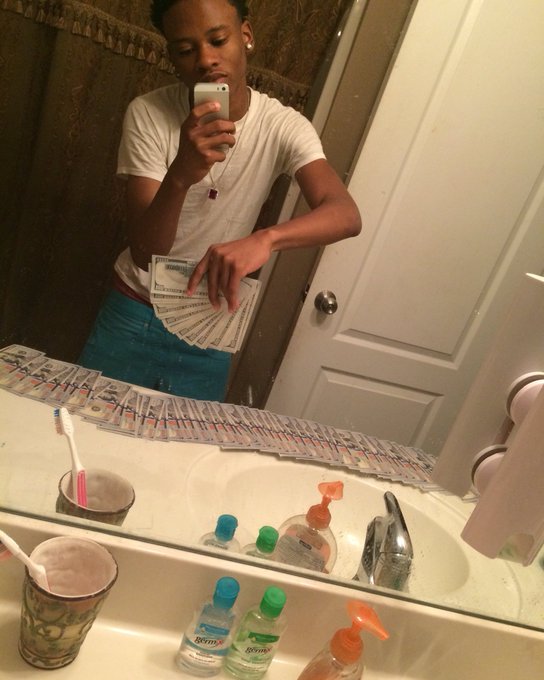 We Really Out Here Getting Money 🤑💰👊🏾 https://t.co/WR6r9mH47O