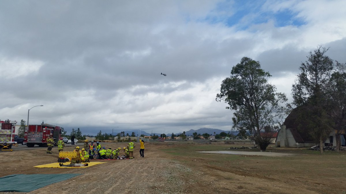 Fcapt8Steve's tweet photo. Joint exercise training to prep for March ARB Airshow #calfireriverside #marchfieldfes https://t.co/K8o4aJg8sc