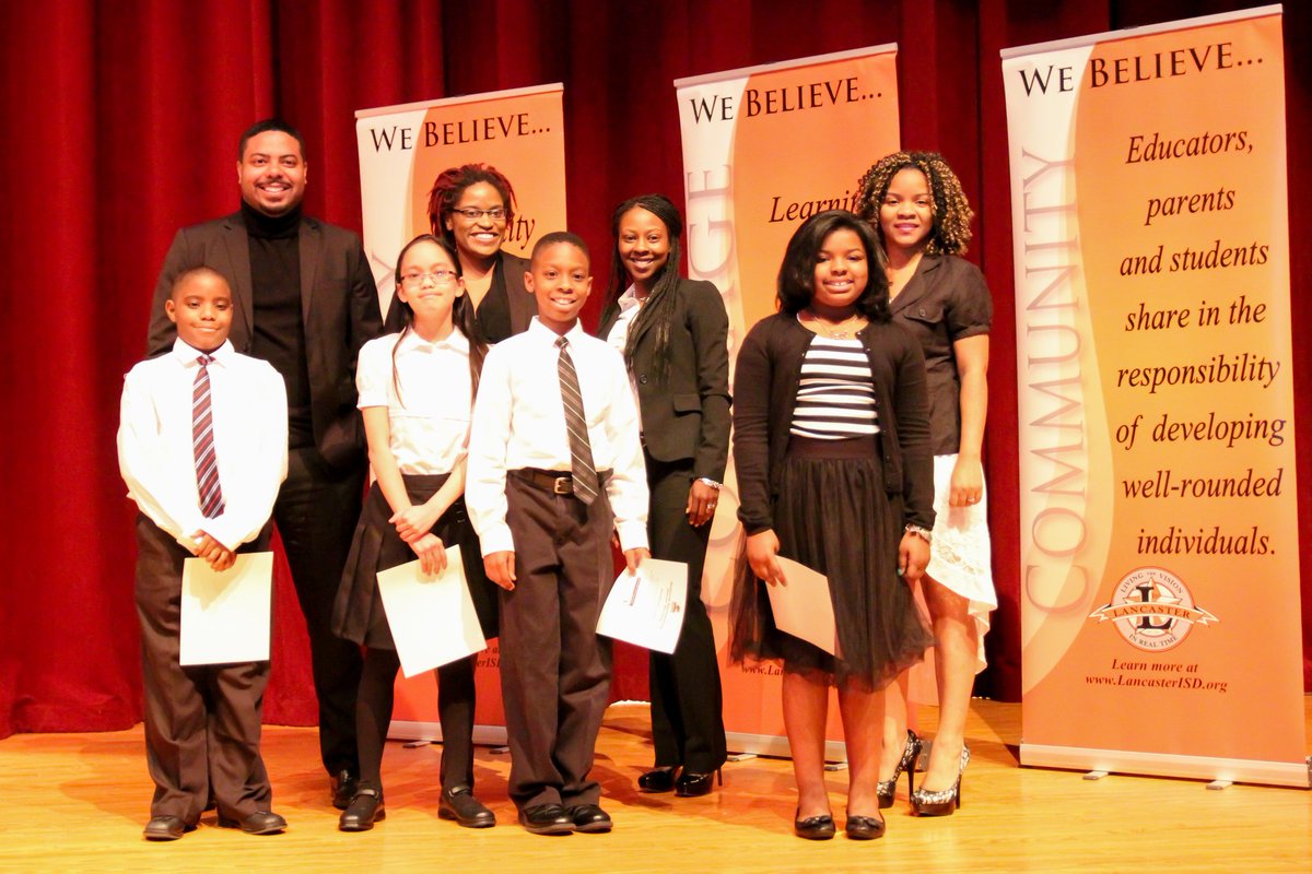 TheParksPTA's tweet photo. Congrats @marlonwaites and the first inductees into NEHS from @TheParksLISD ! @LancasterISD 
#YoungScholars #WEBO https://t.co/G5EWu86flg
