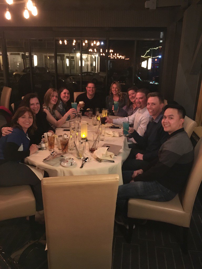 Athenabranshaw's tweet photo. #orhfmawinter16 #AMFs all around ... how to get a contract signed ...🤔 https://t.co/pAJ5j90exb