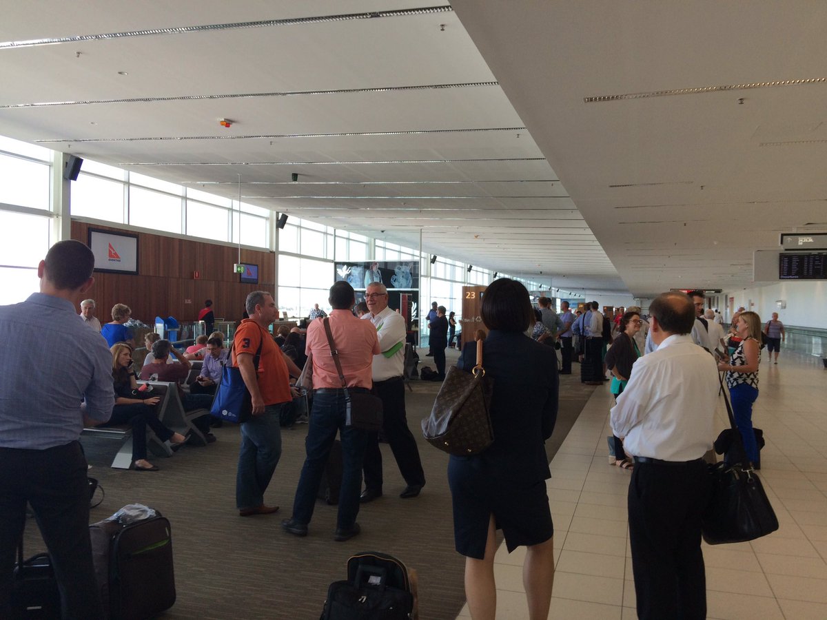 NealDallas's tweet image. Queensland #smsfassoc experts grounded after air bridge collapse. Who ate too much at the conference?