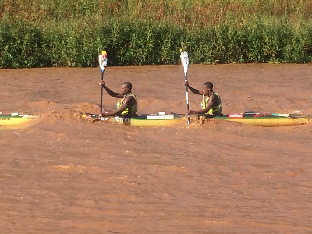 best4_sports's tweet photo. @sbonelokhwela @BanetseNkhoesa closing the gap on @Hank_McGregor @JasperMocke at Inanda Dam @DusiCanoe #best4sports https://t.co/lJuwb0cxhh