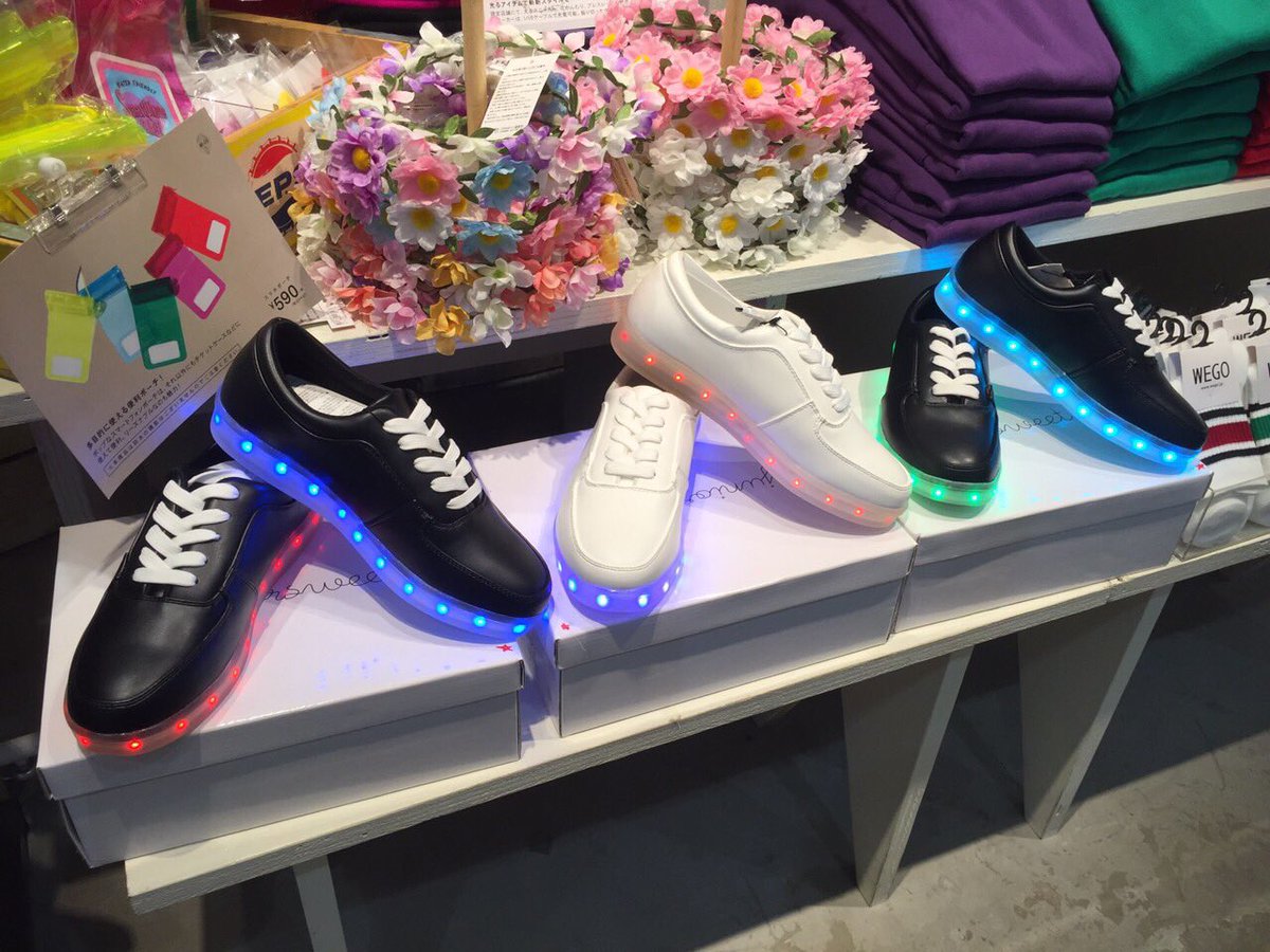 Wego ナゴヤドーム前店 みなさーーーーっん 武士のみなさーーーーっん 明日明後日はドームツアーですねーーっ メンバーカラー揃ってますよーーーっ 小物もありまーーーっす お待ちしてます Wego 拡散希望 全国の武士と共有 T