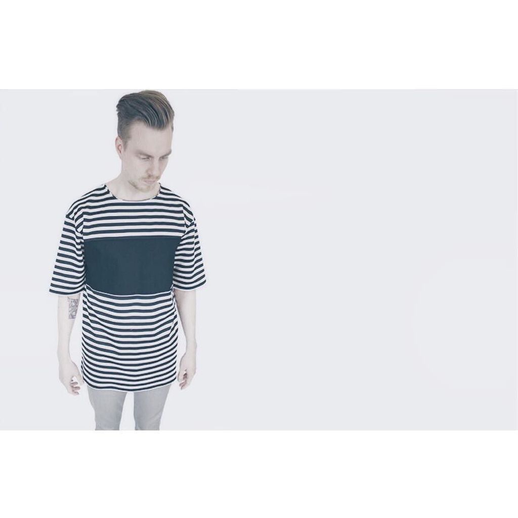 UTOofficial's tweet photo. Urban longlined panel tee combines stripes and denim✔️ https://t.co/MwYNbfqBPs https://t.co/WtFzFr4aQx