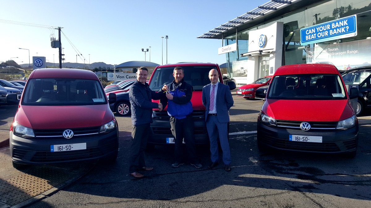 ConnollysMG's tweet photo. TOM DEVANEY Director of Atlantic FSI Ltd Sligo collects his 3 new #CommercialVehicles. #Professionals #Caddy #161reg https://t.co/ApeZ8IIwNp