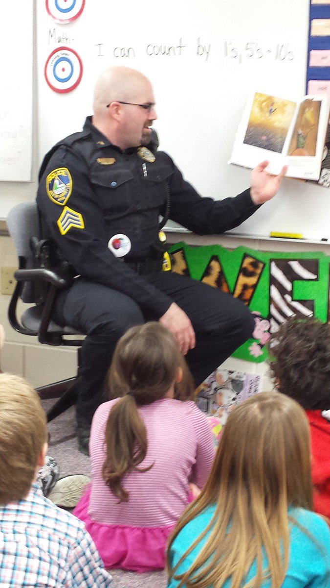 MrsKluender's tweet photo. Happy 100th day of school!  We are celebrating " I Love to Read " with Tim Harves as our guest reader today. https://t.co/2bSYAoDNre