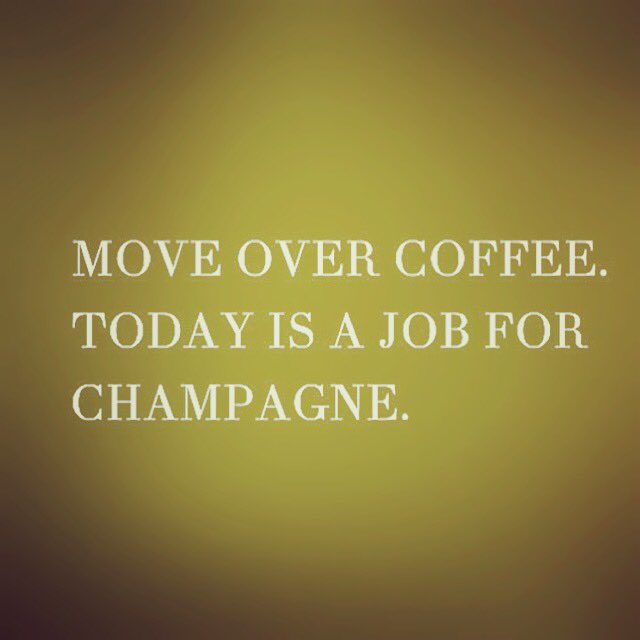 FRIDAY FUNDAY! Hello Champagne 🍾 #wine #champagne #Friday #tgif #family #friends #cheshire #alderleyedge