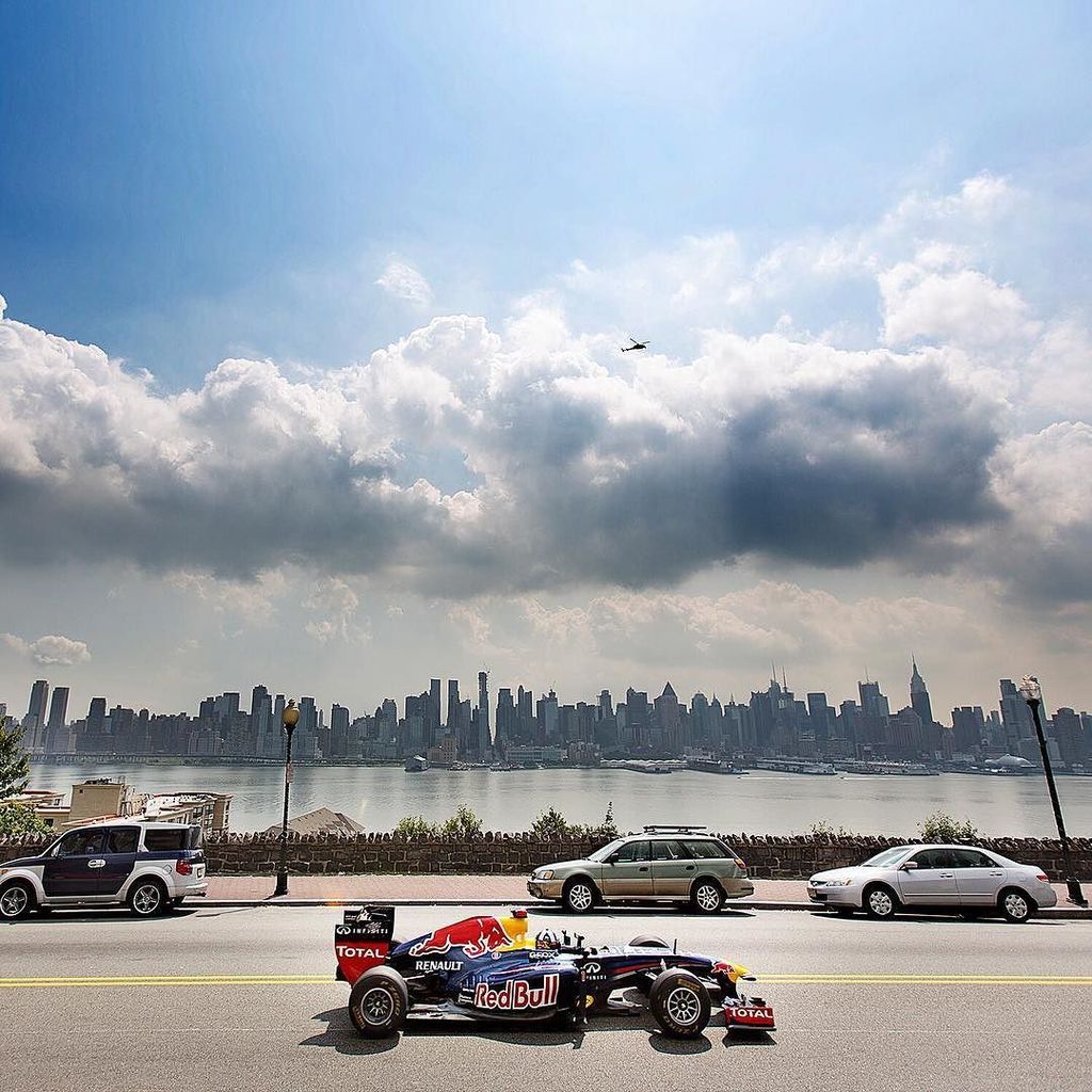 Perez_Hz's tweet photo. Places you don't expect to see an #F1 Car. #Bullstop 20: Made in Manhattan (Weehawken, NJ,… https://t.co/wXXjWuDsTc https://t.co/V8a3d2clSg