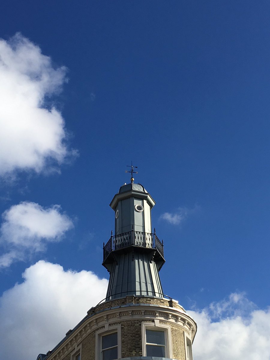 Tell us where this #london landmark is &amp;WIN your👉 #LUNCH for a whole week! Closes at 3pm today!! #Friday 🎉🎈👌GOODLUCK