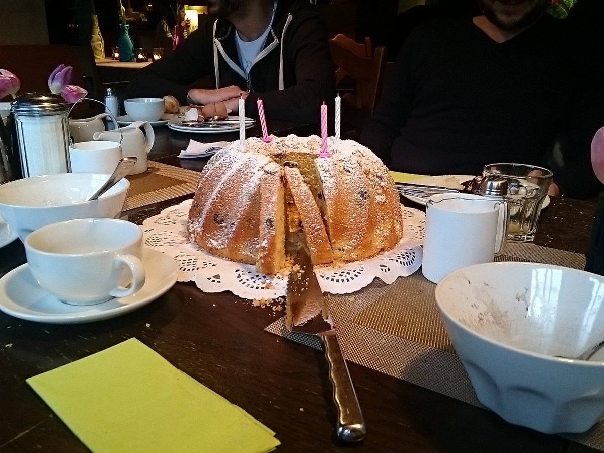 NoelFrostpaw's tweet image. Final day of the workshop and I receive this from my coworkers. #birthday #riskmethods