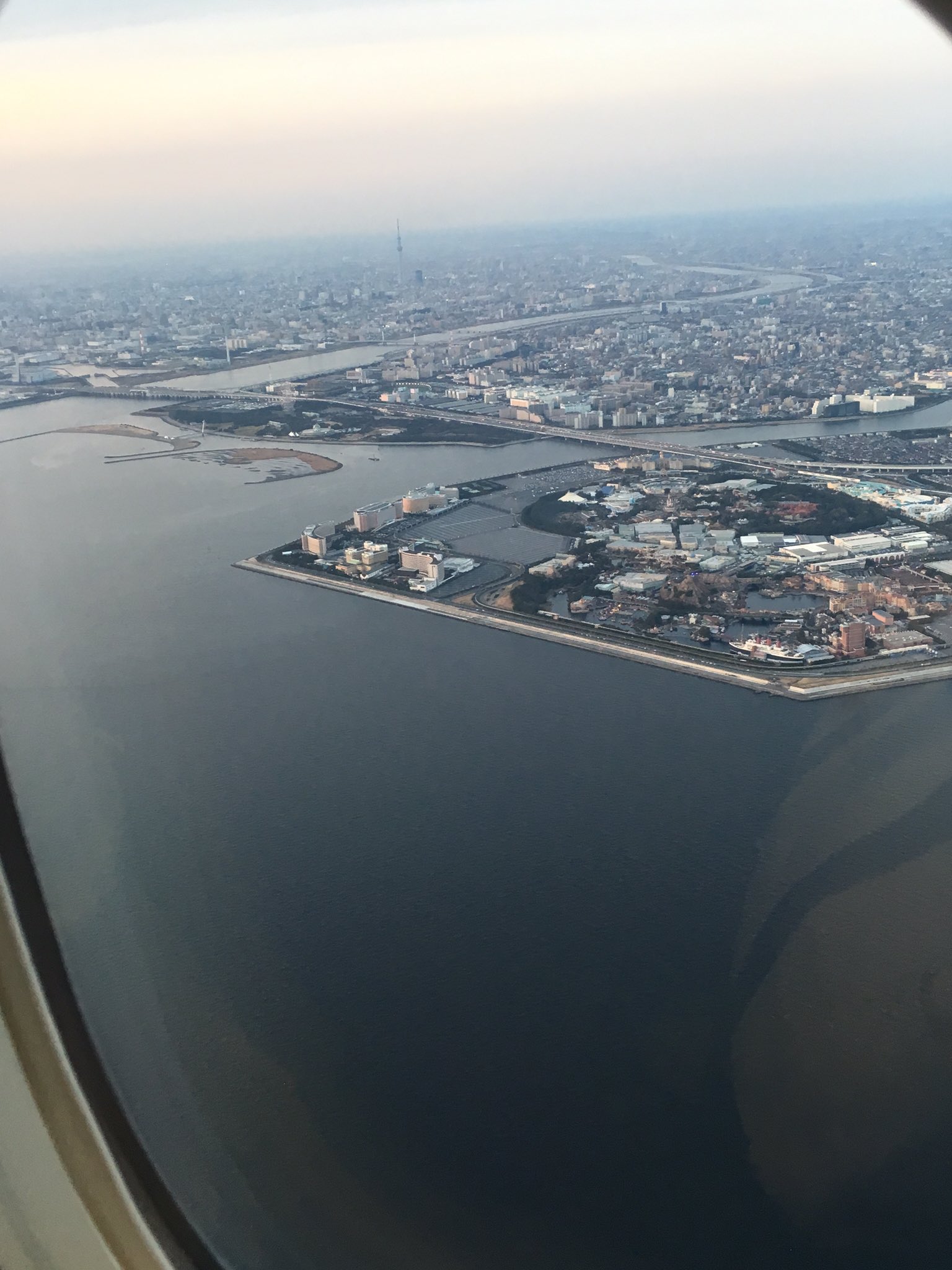 もちゃん A Twitter 羽田空港到着 飛行機から見たディズニーランドと スカイツリー T Co Abbmsimfvn Twitter もちゃん A Twitter 羽田空港到着 飛行機から見たディズニーランドと スカイツリー T Co Abbmsimfvn Twitter